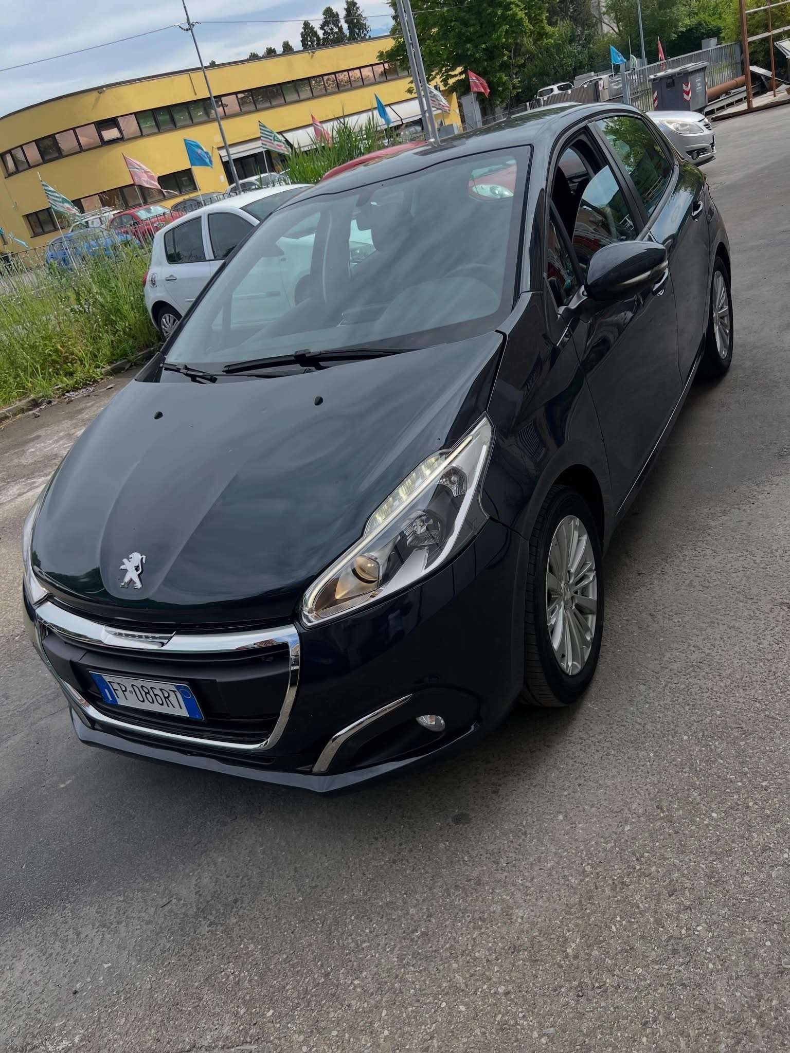 Peugeot 208 — miniatura 2
