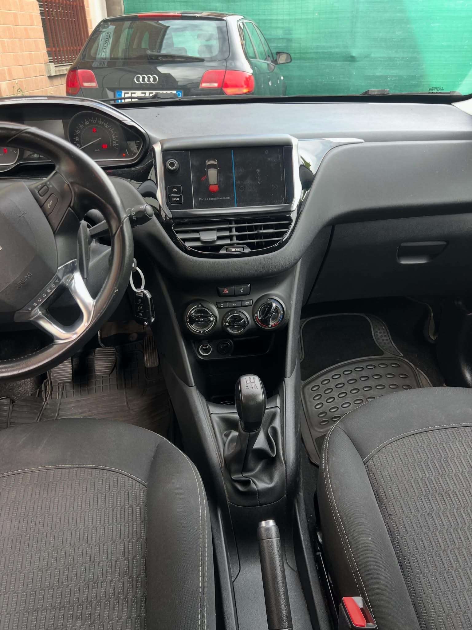 Peugeot 208 — miniatura 6