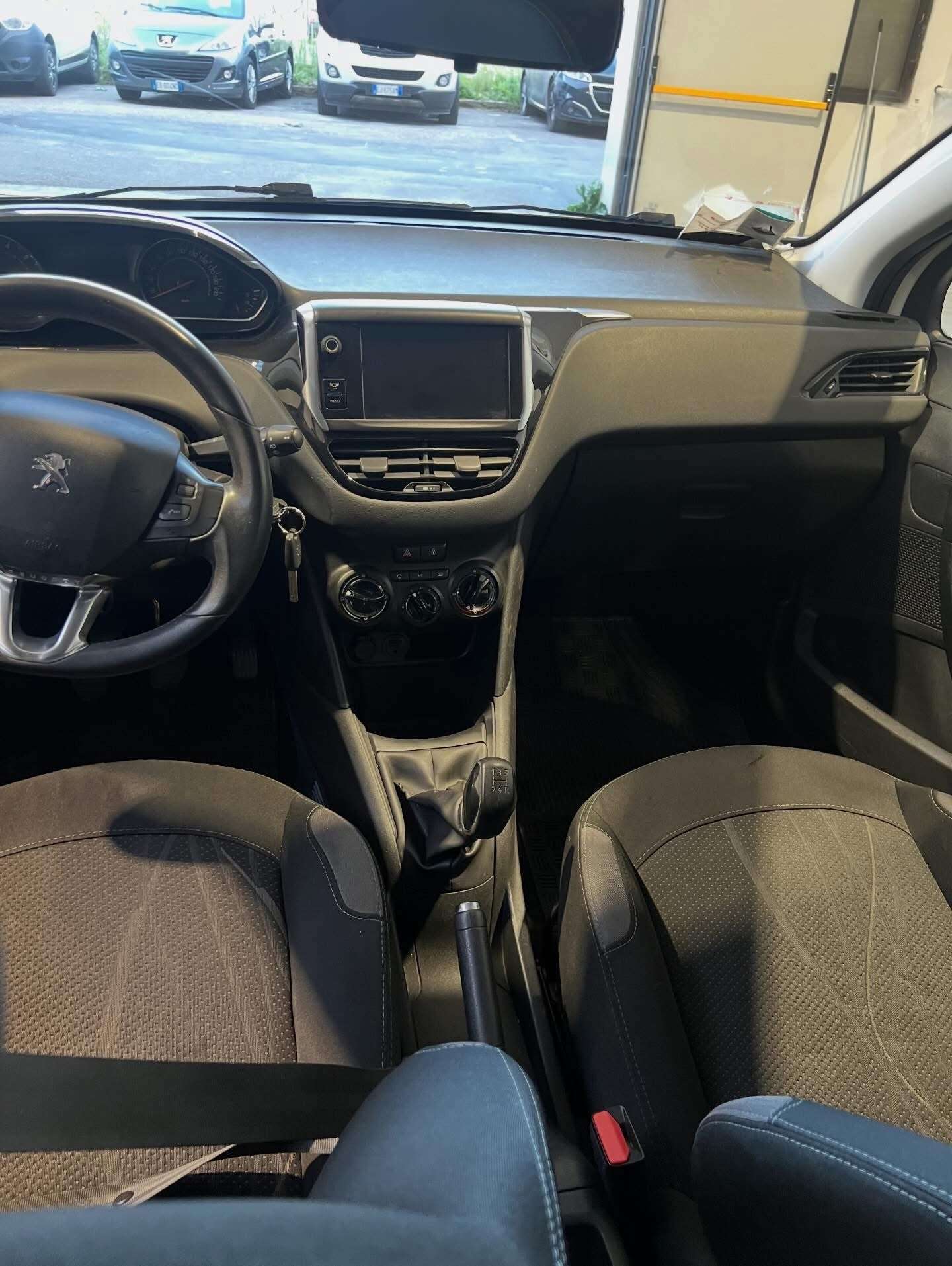 Peugeot 208 — miniatura 8