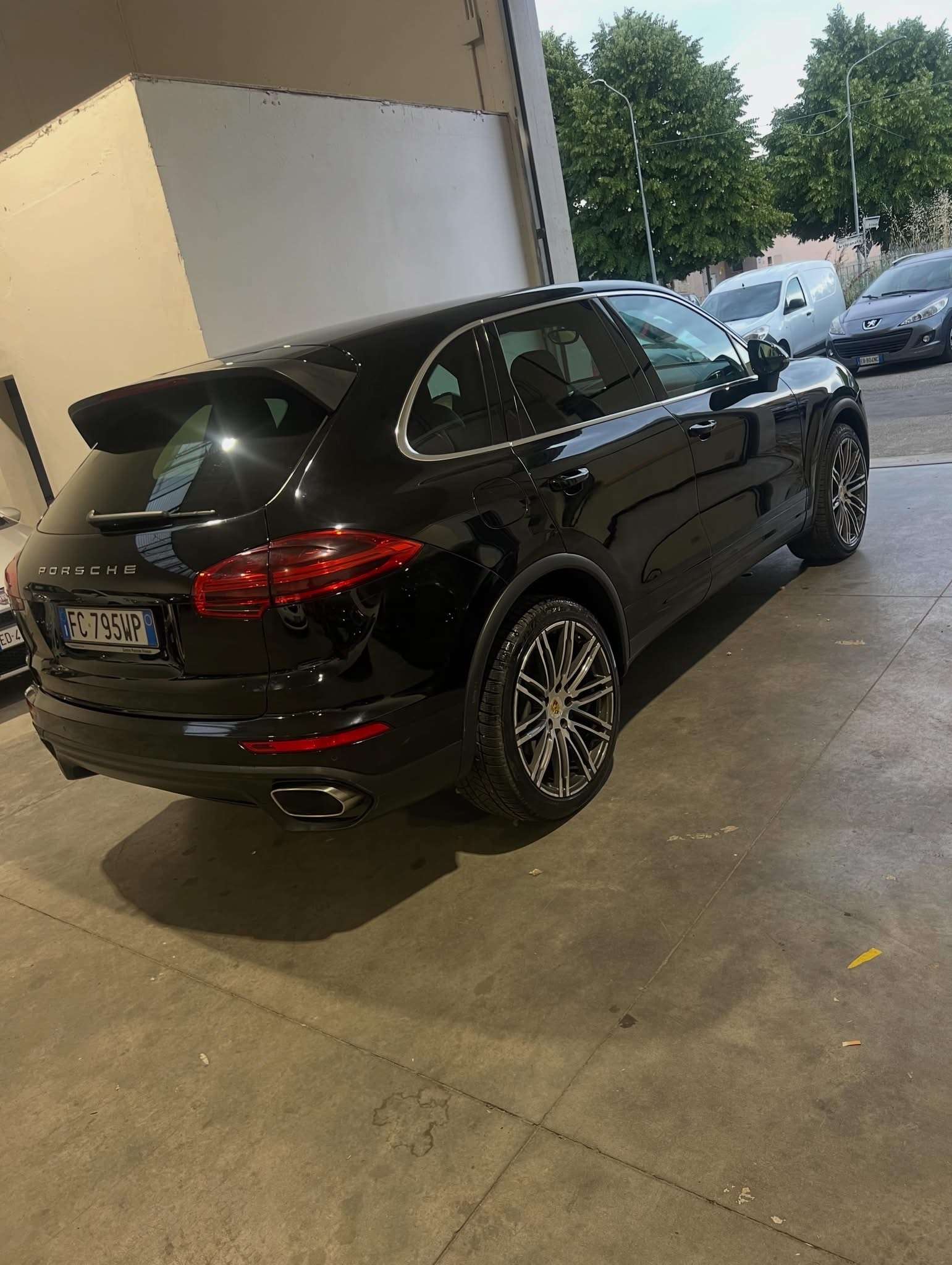 Porsche Cayenne — miniatura 3