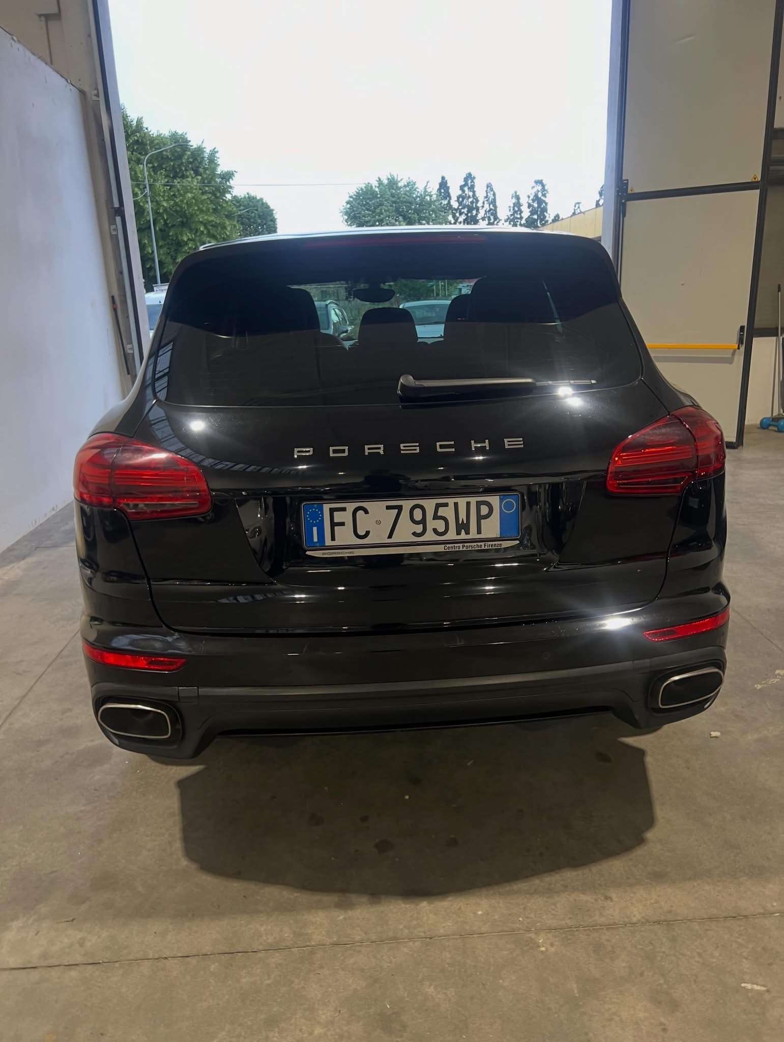 Porsche Cayenne — miniatura 4