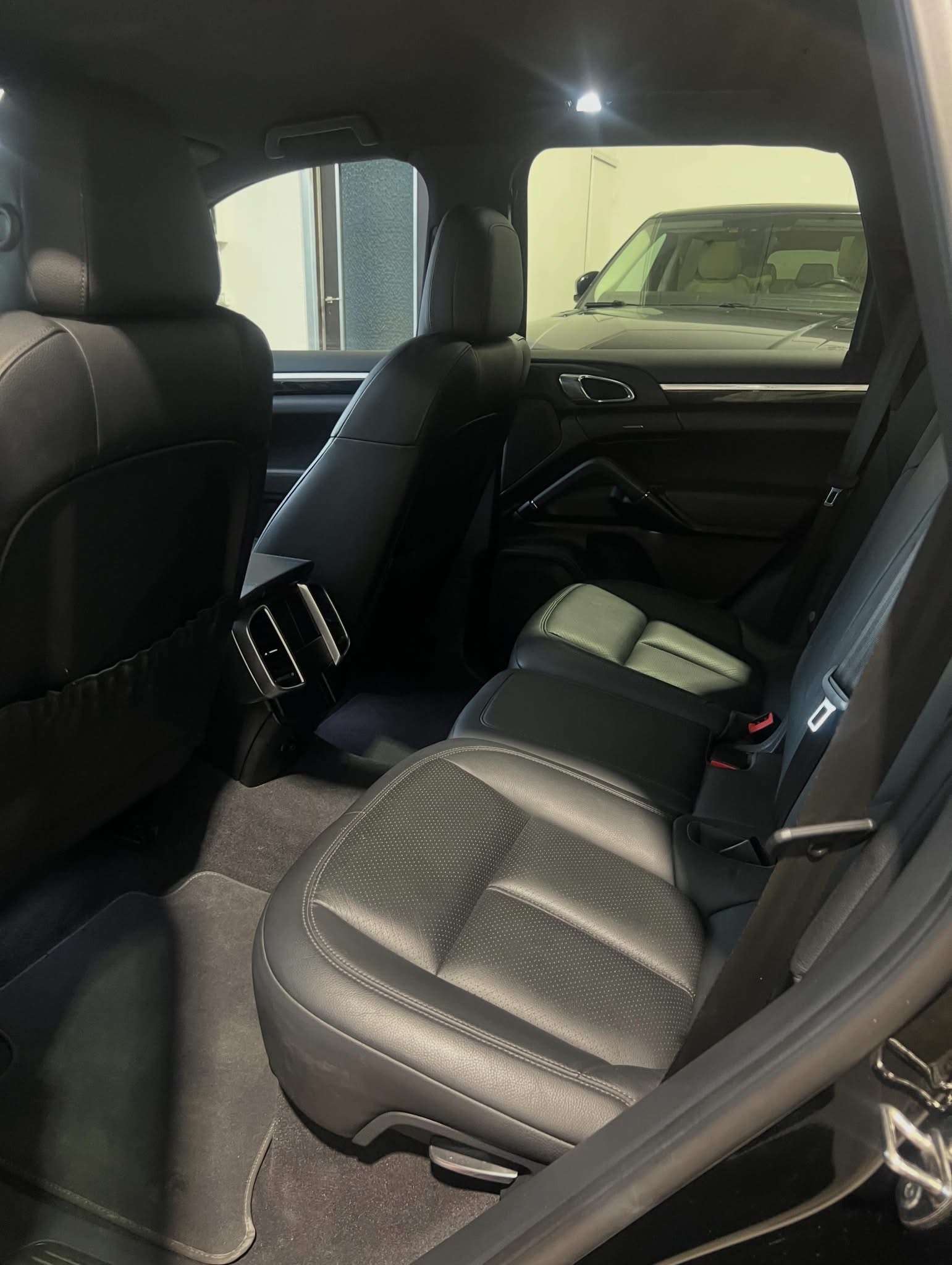Porsche Cayenne — miniatura 6