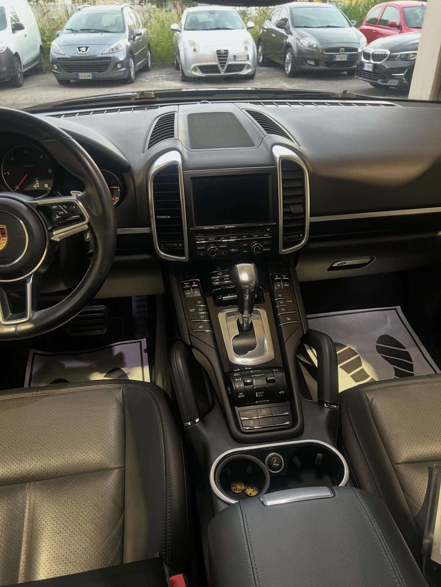 Porsche Cayenne — miniatura 7